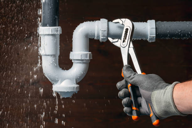 Professional Leak Detection technician working in College Grove, TN